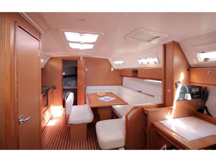 Bavaria 40 Cruiser - Yacht Charter Sailica