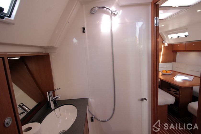 Bavaria 40 Cruiser - Yacht Charter Sailica