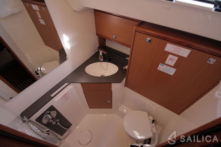 Bavaria 46 Cruiser - Yacht Charter Sailica
