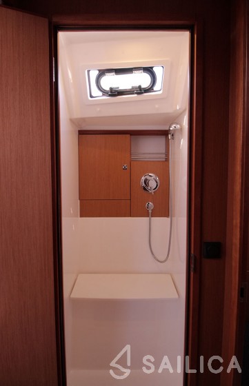Bavaria 46 Cruiser - Yacht Charter Sailica
