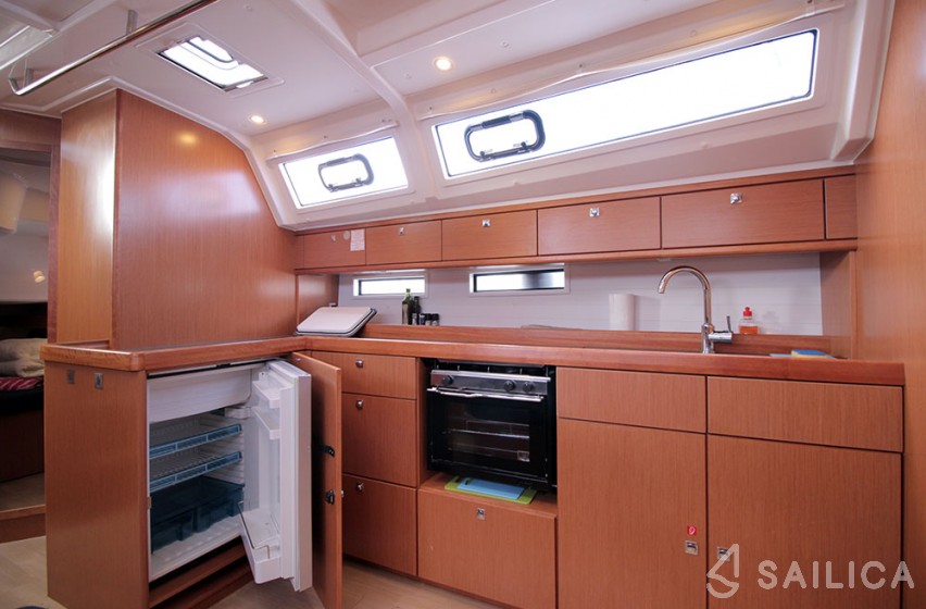 Bavaria 46 Cruiser - Yacht Charter Sailica
