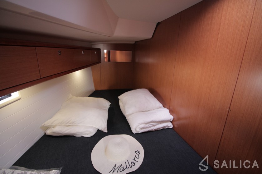 Bavaria 46 Cruiser - Yacht Charter Sailica