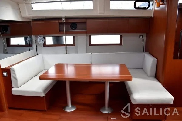 Oceanis 51.1 - Yacht Charter Sailica