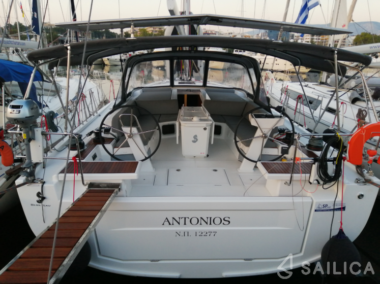 Oceanis 51.1 - Yacht Charter Sailica