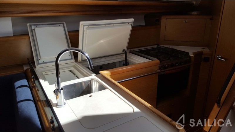 Sun Odyssey 45DS - Yacht Charter Sailica