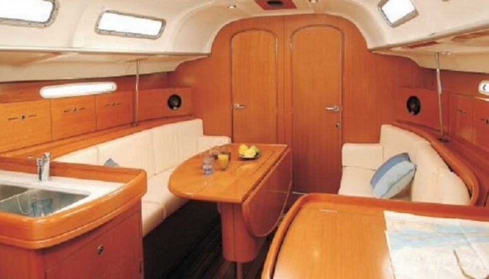 First 40.7 - Yacht Charter Sailica