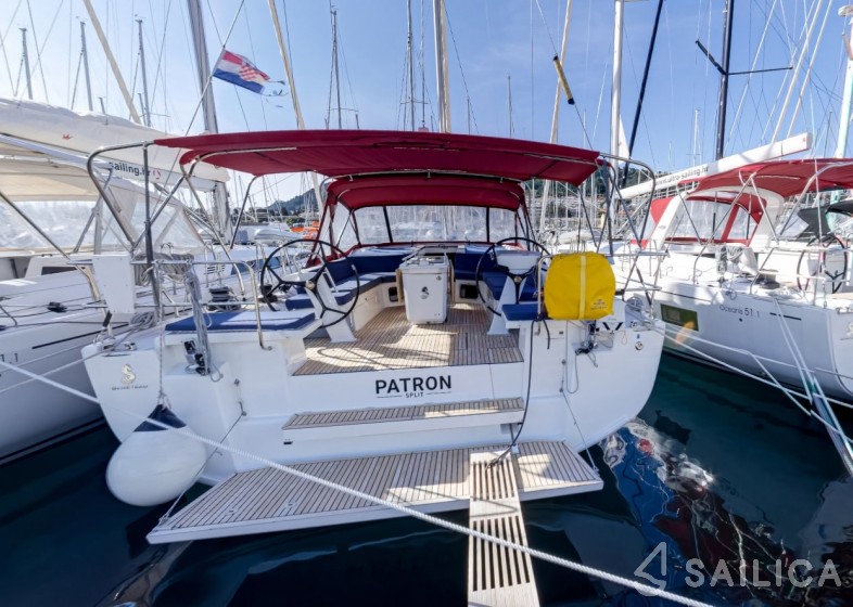 Oceanis 51.1 - Yacht Charter Sailica