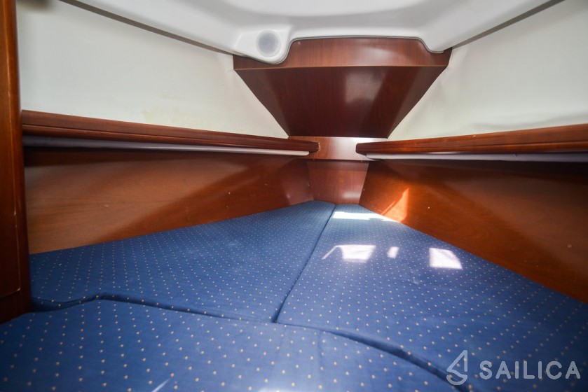Oceanis 323 Clipper - Yacht Charter Sailica