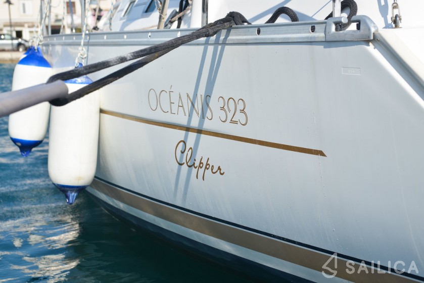 Oceanis 323 Clipper - Yacht Charter Sailica