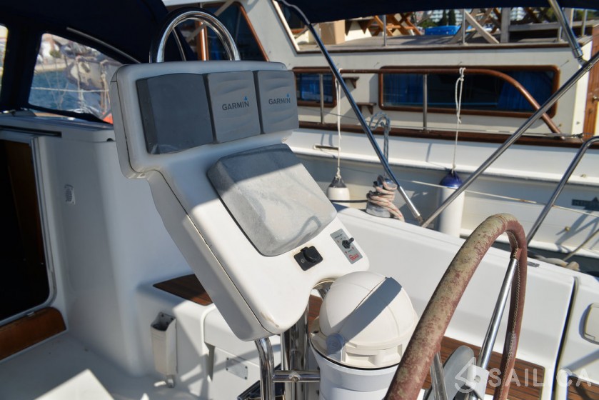 Oceanis 323 Clipper - Yacht Charter Sailica