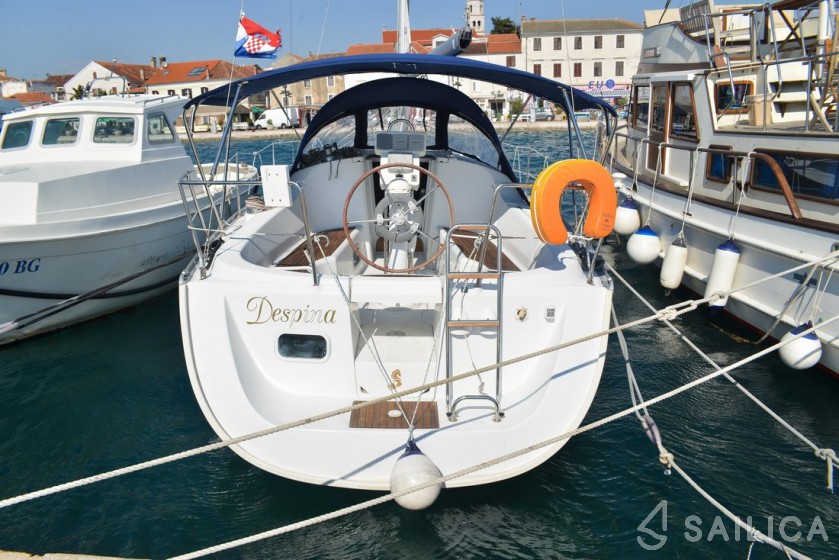 Oceanis 323 Clipper - Yacht Charter Sailica