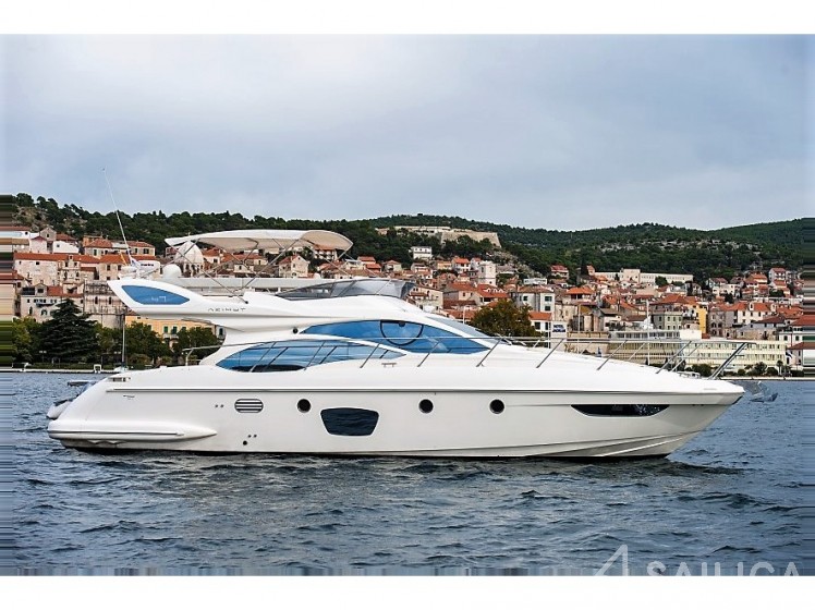 Azimut 47 - Yacht Charter Sailica