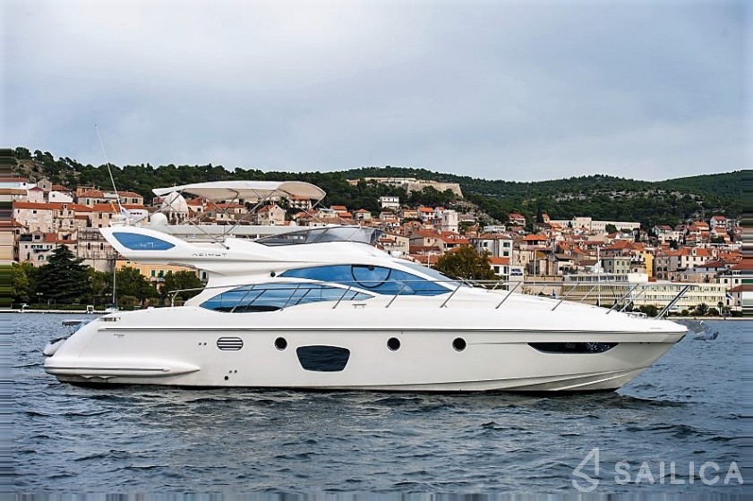 Azimut 47 - Yacht Charter Sailica