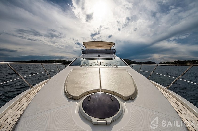 Azimut 47 - Yacht Charter Sailica