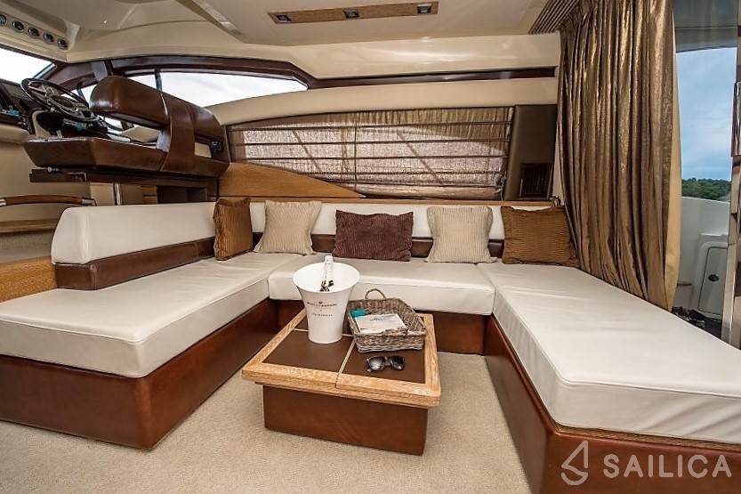 Azimut 47 - Yacht Charter Sailica