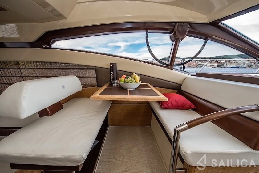 Azimut 47 - Yacht Charter Sailica