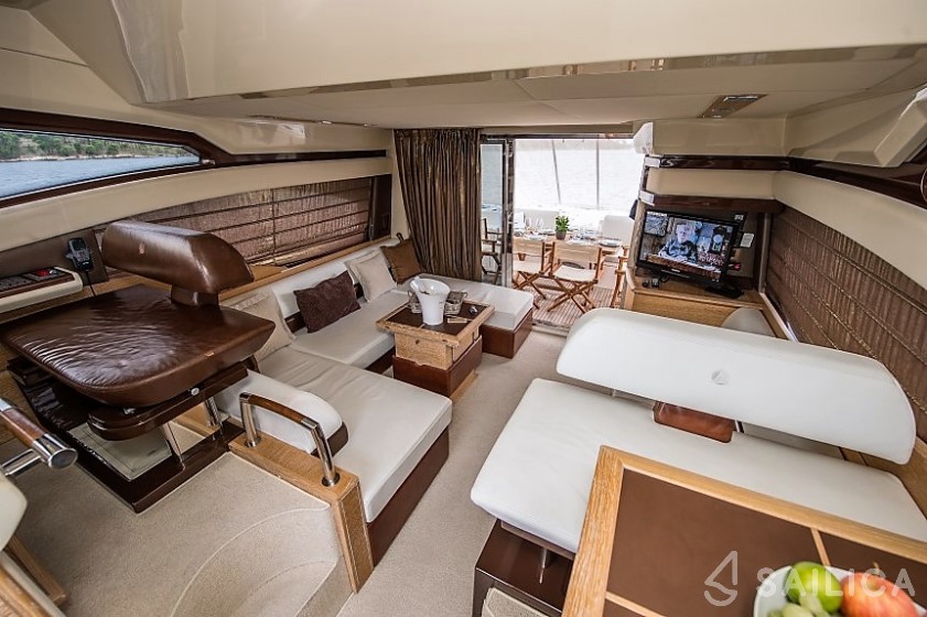 Azimut 47 - Yacht Charter Sailica