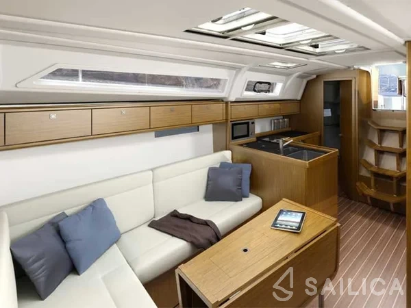 Bavaria 37 Cruiser - Yacht Charter Sailica