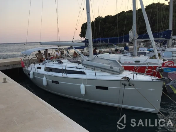 Bavaria 37 Cruiser - Yacht Charter Sailica