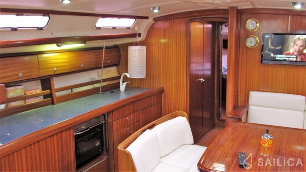 Bavaria 44 - Yacht Charter Sailica