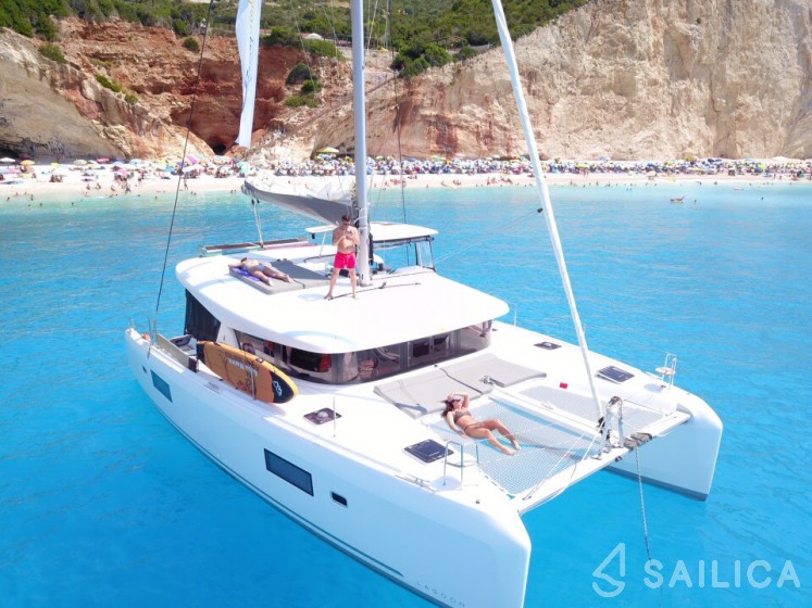 Lagoon 42 - Yacht Charter Sailica