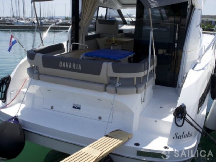 Bavaria 400 Coupe - Yacht Charter Sailica