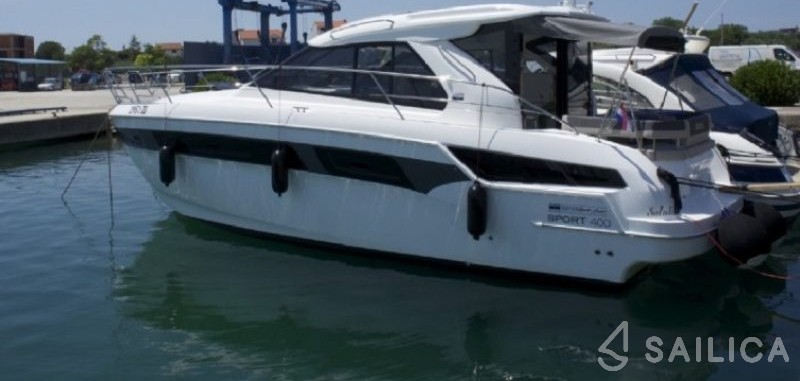 Bavaria 400 Coupe - Yacht Charter Sailica