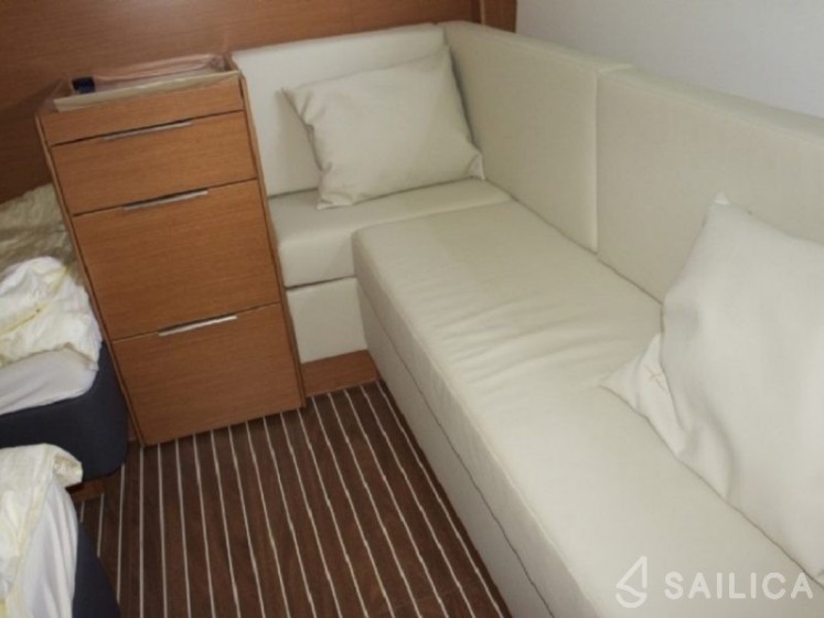 Bavaria 400 Coupe - Yacht Charter Sailica