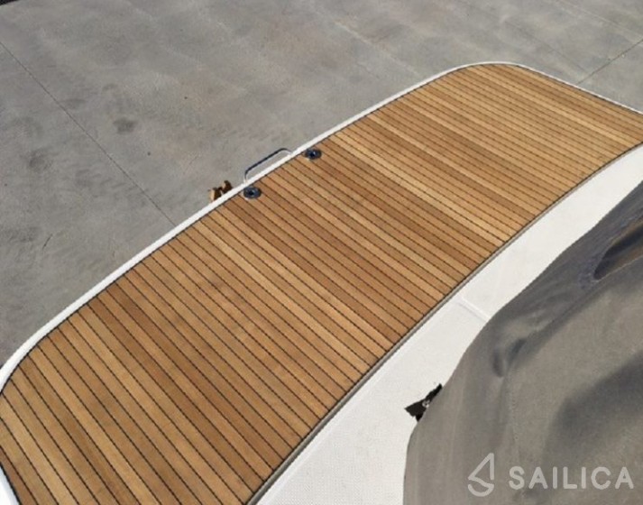 Bavaria 400 Coupe - Yacht Charter Sailica