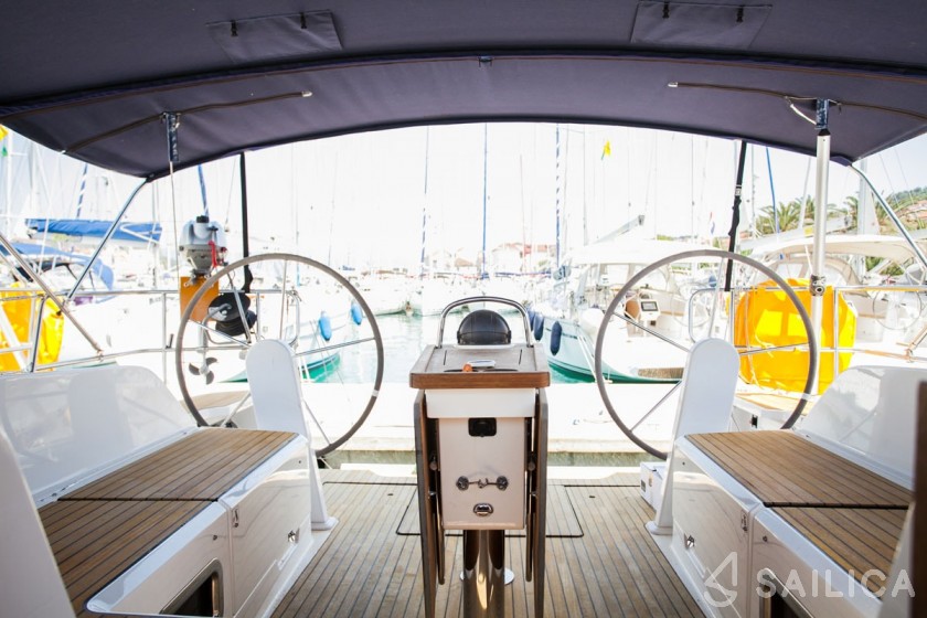 Bavaria 46 Cruiser - Yacht Charter Sailica