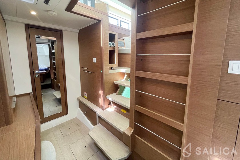 Lagoon 40 - Yacht Charter Sailica