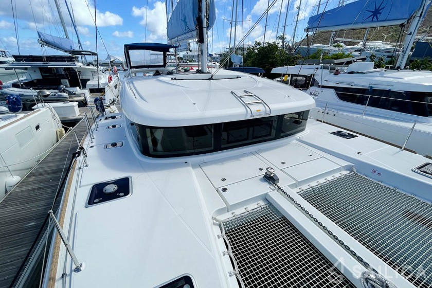 Lagoon 40 - Yacht Charter Sailica