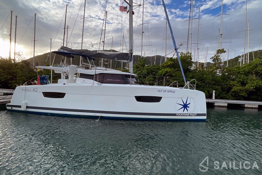 Astréa 42 - Yacht Charter Sailica
