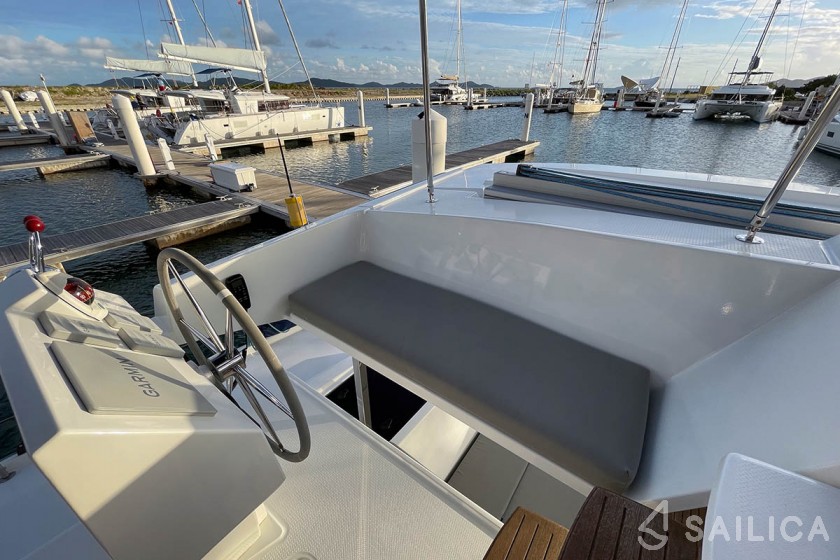 Astréa 42 - Yacht Charter Sailica