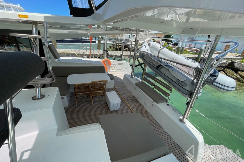 Lagoon 42 - Yacht Charter Sailica