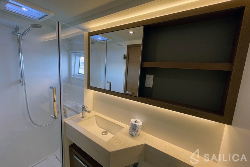Lagoon 50 - Yacht Charter Sailica