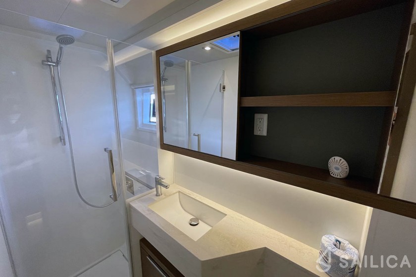 Lagoon 50 - Yacht Charter Sailica