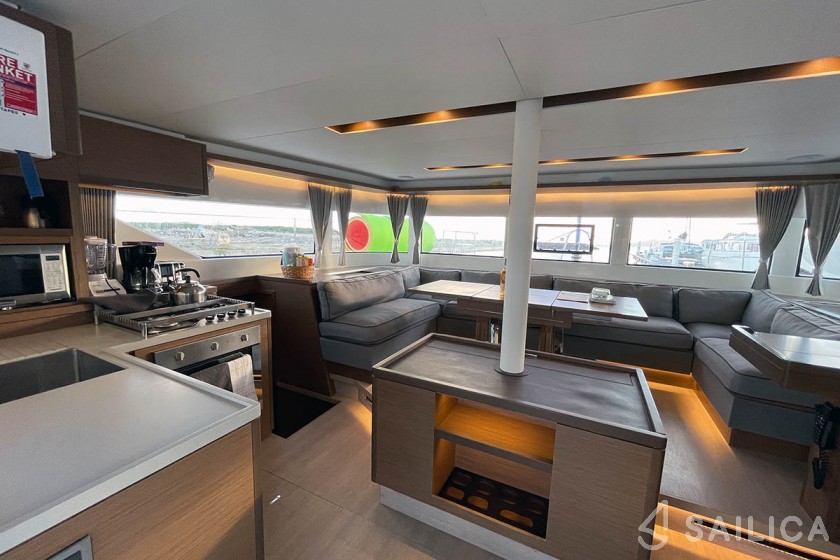 Lagoon 50 - Yacht Charter Sailica
