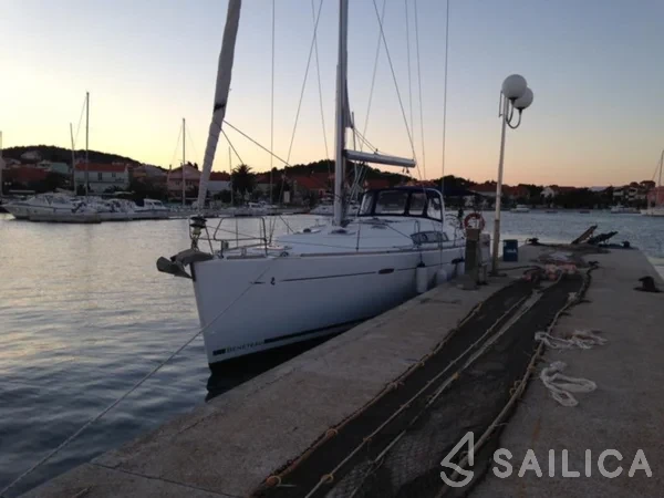 Oceanis 50 Family - Yacht Charter Sailica