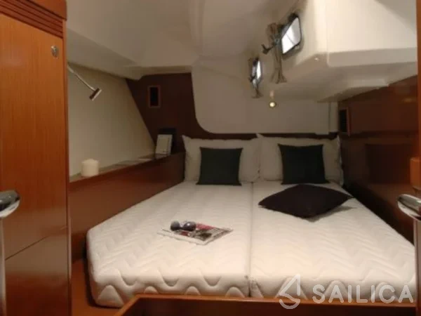 Oceanis 50 Family - Yacht Charter Sailica