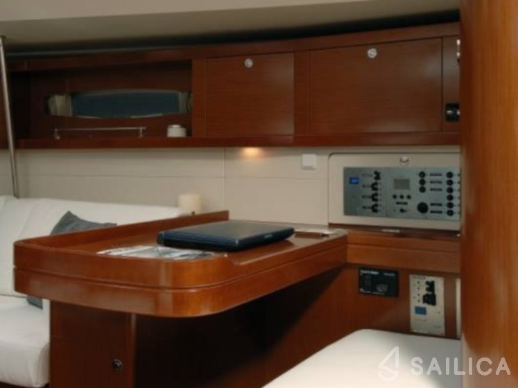 Oceanis 50 Family - Yacht Charter Sailica