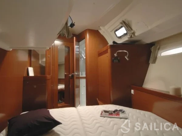 Oceanis 50 Family - Yacht Charter Sailica