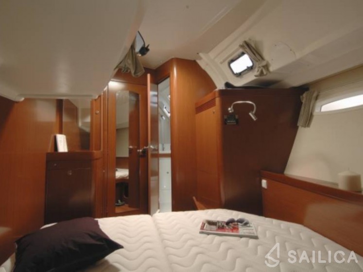 Oceanis 50 Family - Yacht Charter Sailica