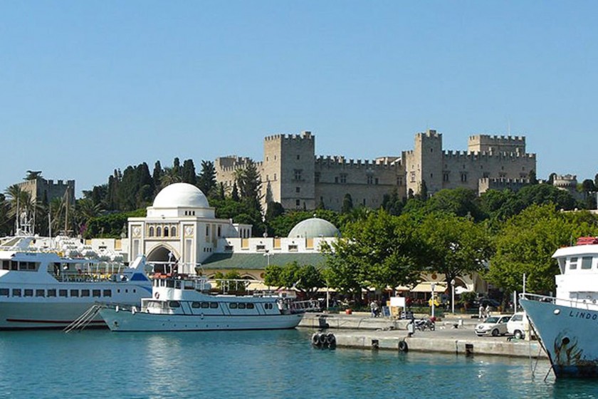 Bavaria 37 Cruiser - Yacht Charter Sailica