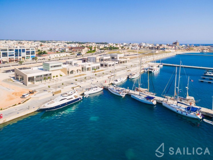Hanse 415 - Yacht Charter Sailica
