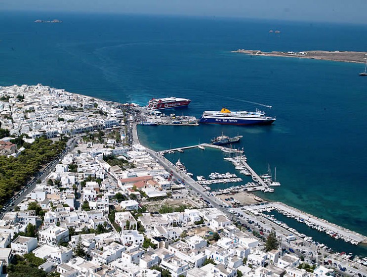 Oceanis 37 - Yacht Charter Sailica