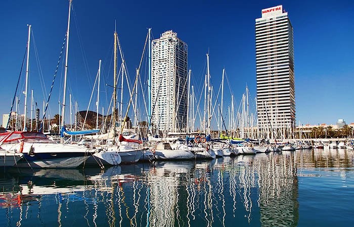 Oceanis 30.1 - Yacht Charter Sailica
