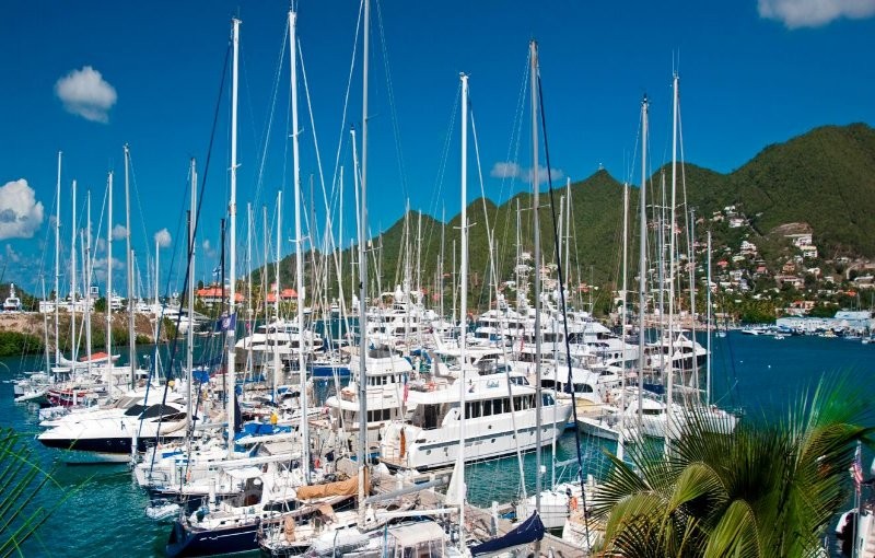 Lagoon 42 - Yacht Charter Sailica