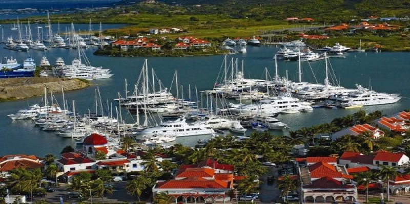 Lagoon 42 - Yacht Charter Sailica