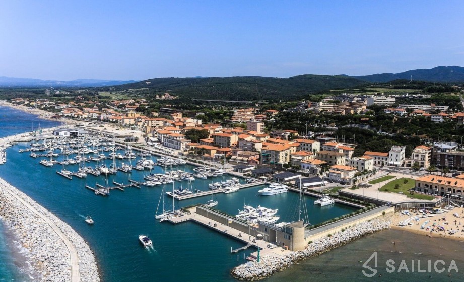 Bavaria 37 Cruiser - Yacht Charter Sailica